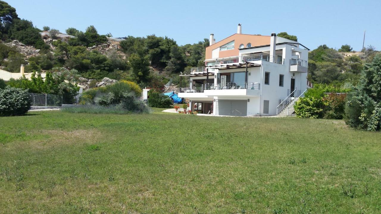 Вилла Beautiful House By The Sea,Loutraki Skaloma. Экстерьер фото