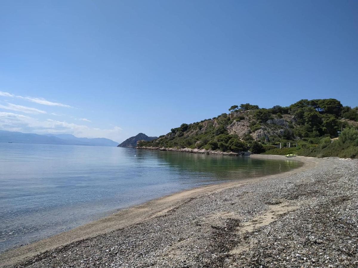 Вилла Beautiful House By The Sea,Loutraki Skaloma. Экстерьер фото