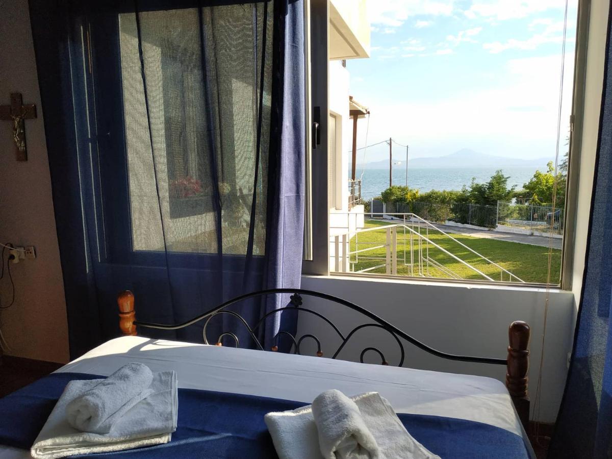 Вилла Beautiful House By The Sea,Loutraki Skaloma. Экстерьер фото