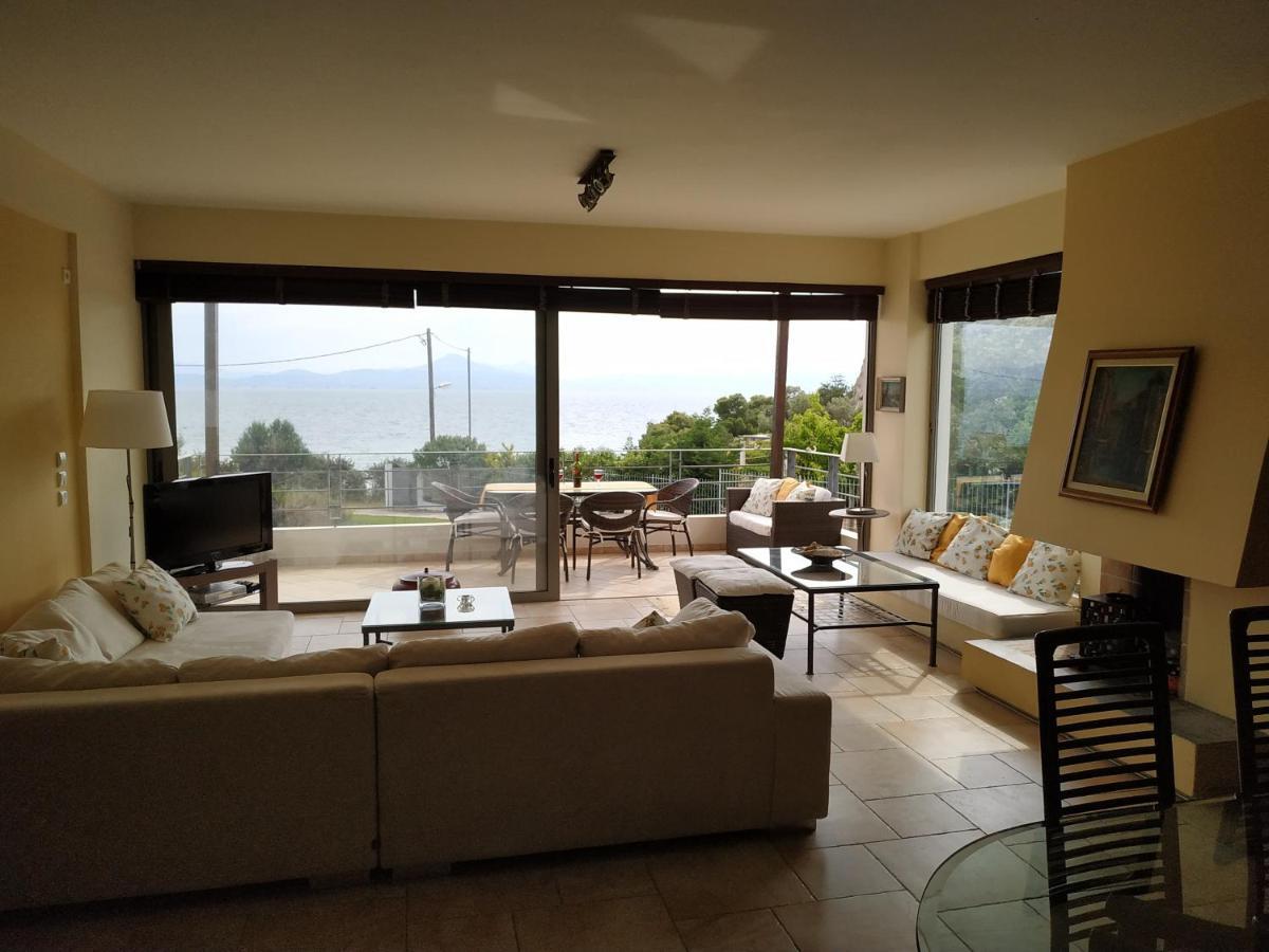 Вилла Beautiful House By The Sea,Loutraki Skaloma. Экстерьер фото